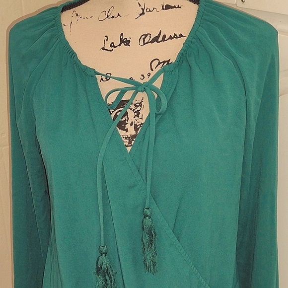 Naked Zebra Faux Wrap Blouse Size Small Green - Picture 2 of 5